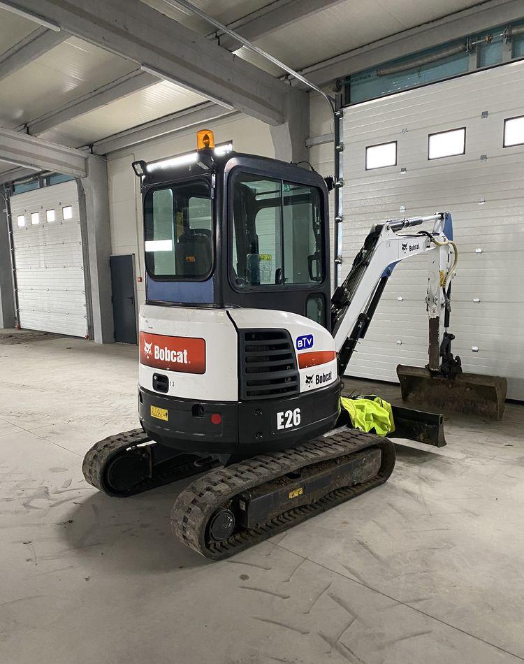 Miniexcavatoare Bobcat E26
