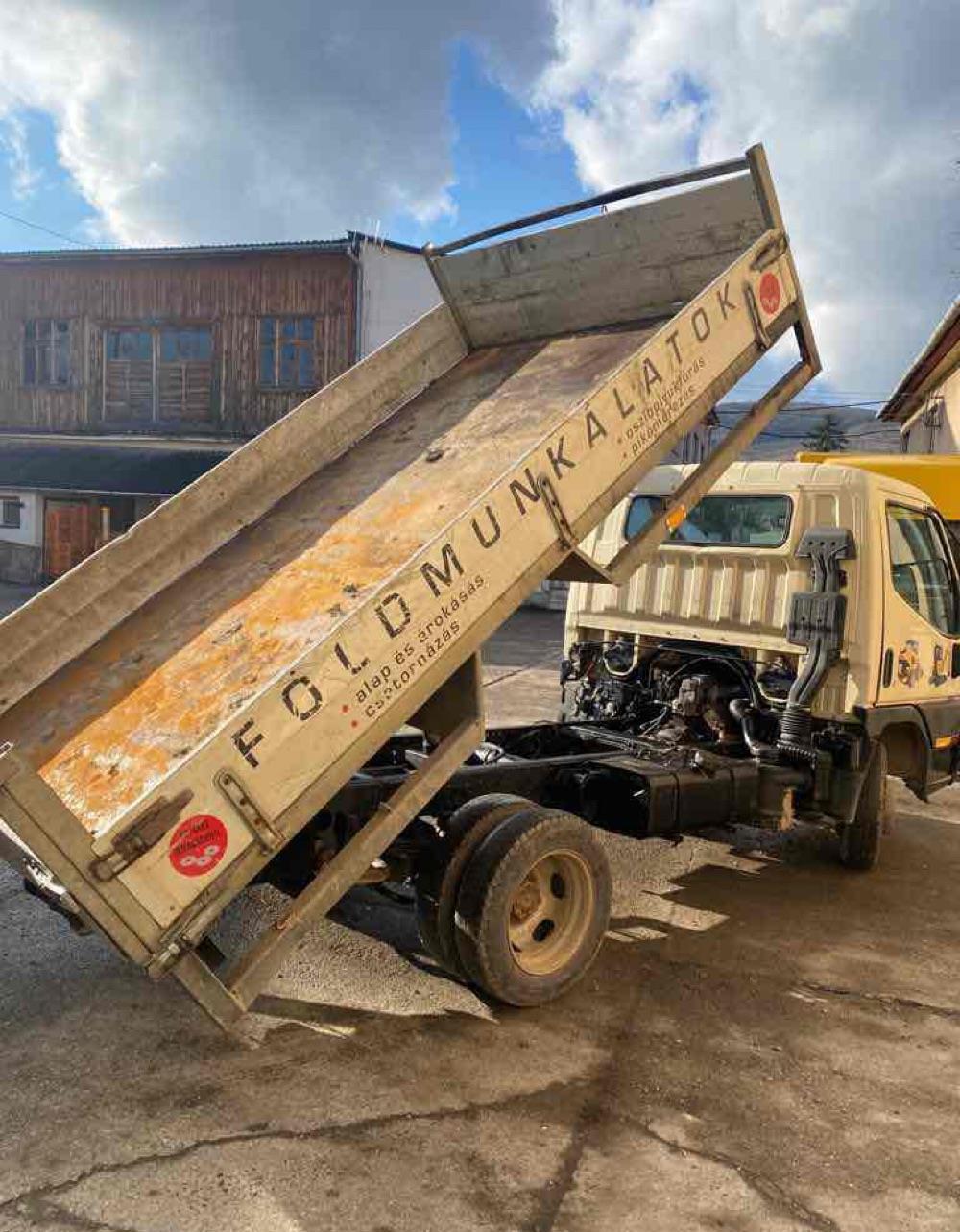 Mitsubishi Canter FB63