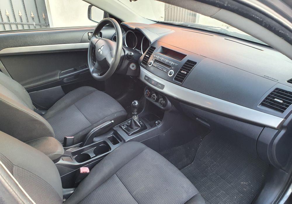 Mitsubishi Lancer  Accept Variante