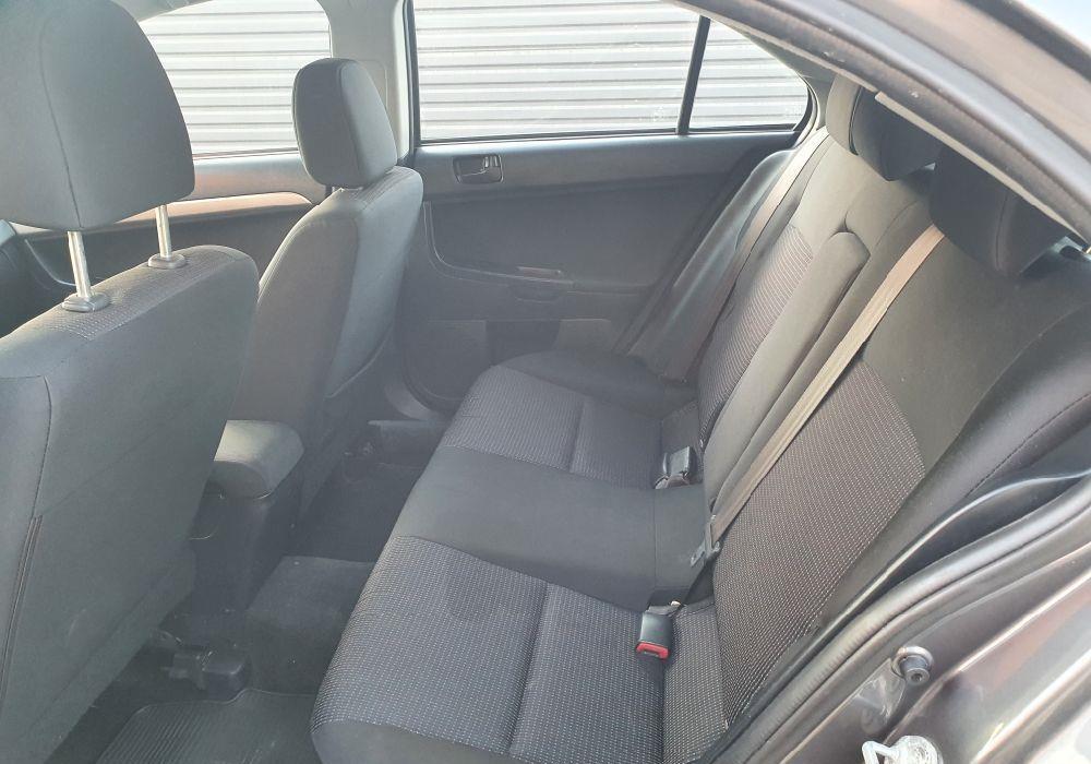 Mitsubishi Lancer  Accept Variante