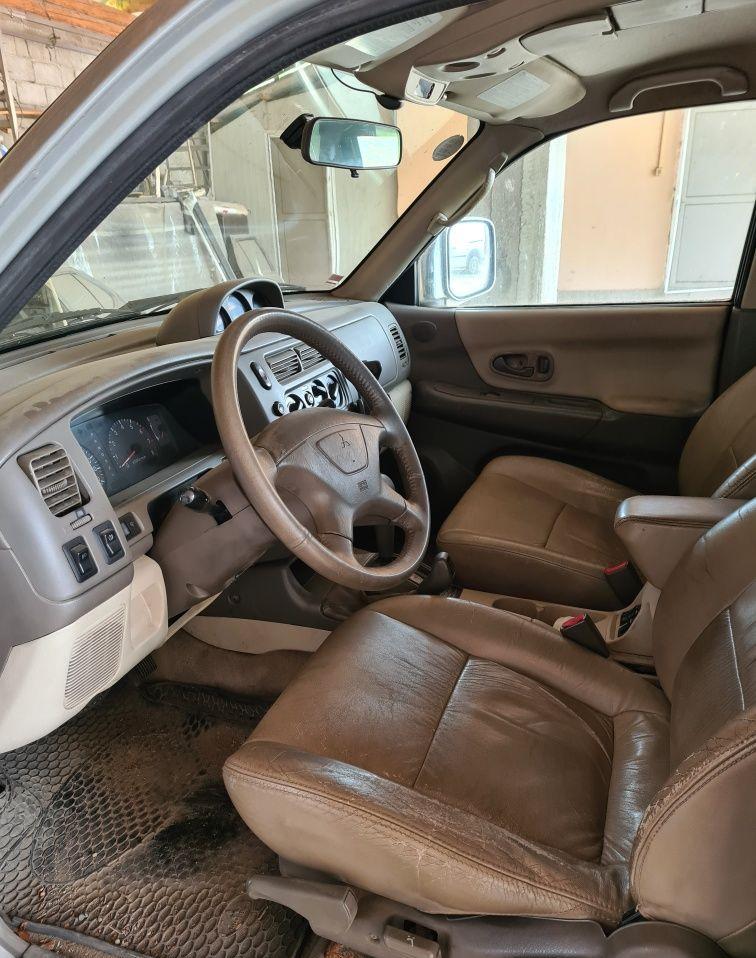 Mitsubishi pajero sport