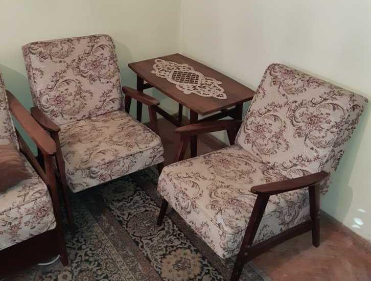 Mobila sufragerie, vitrina, 2 fotolii, canapea, masute cafea