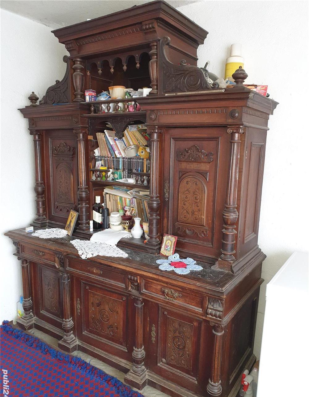 Mobilier de colectie
