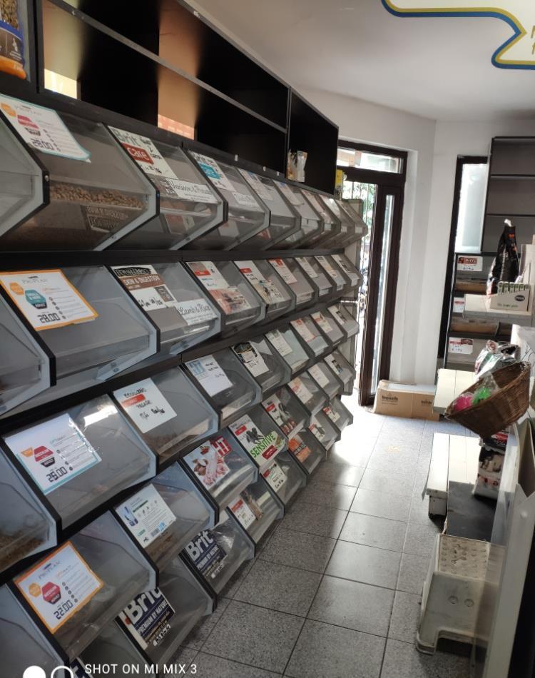 Mobilier Pet Shop + AC 12000 BTU