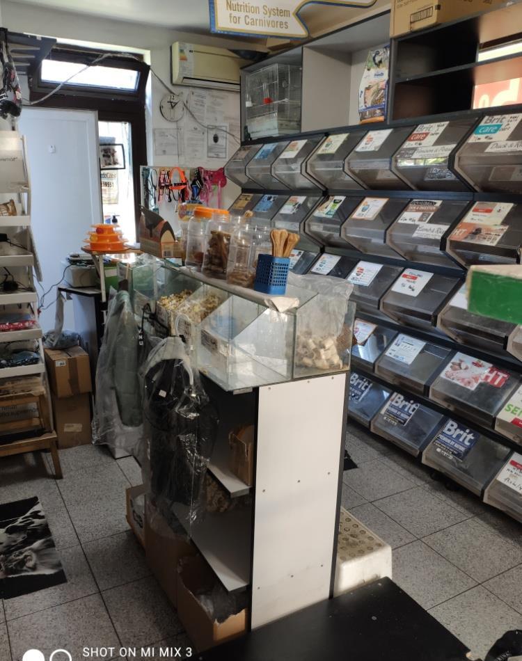 Mobilier Pet Shop + AC 12000 BTU
