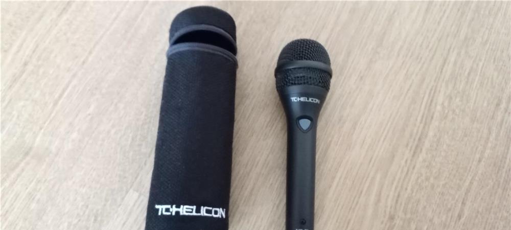 Modificator voce ,cor, efecte vocale si compus muzica Voice Live TC-Helicon  cu Microfon.