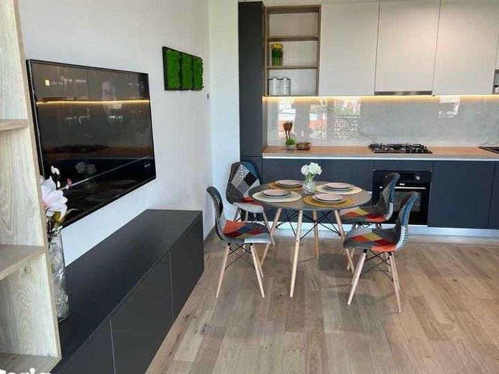 Monarch Tower | proprietar, inchiriez apartament 2 camere lux+ parcare