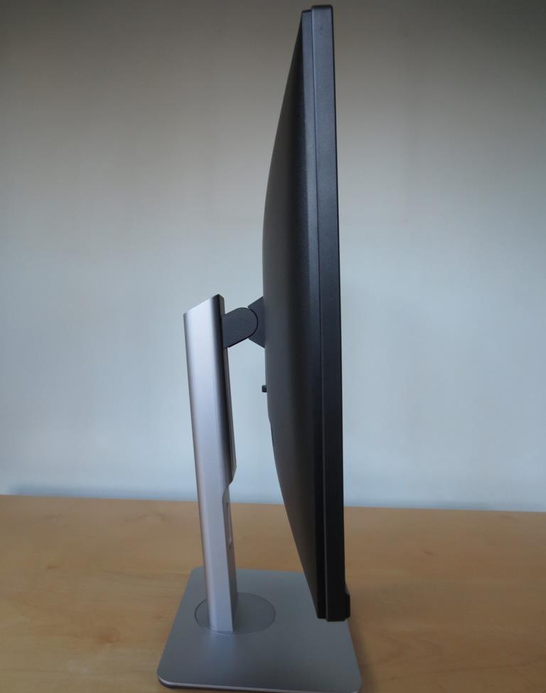 Monitor gama profesionala dell 24" suport reglabil, usb, dvi/hdmi, display port