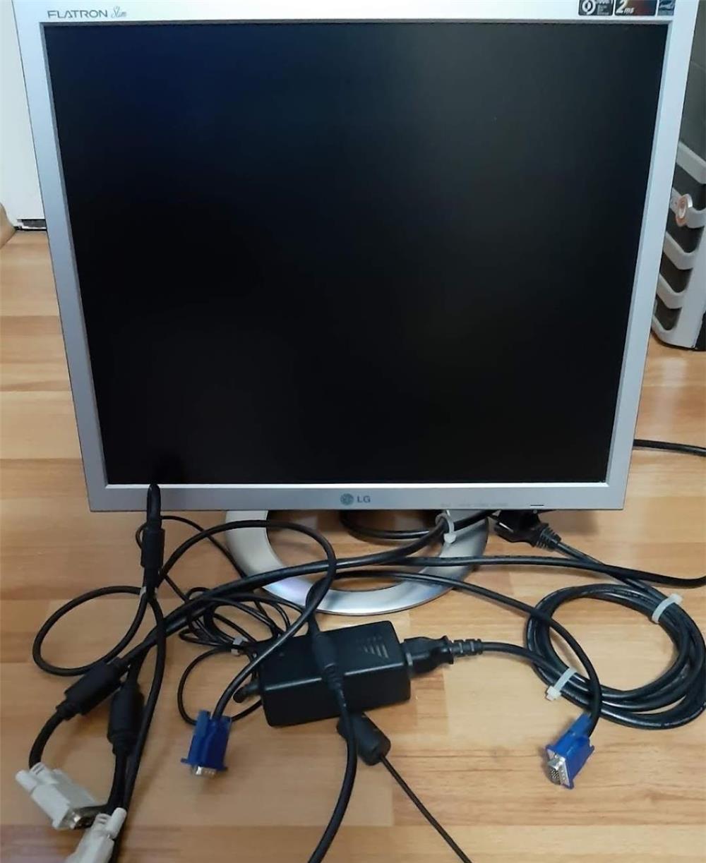 Monitor LCD 19"