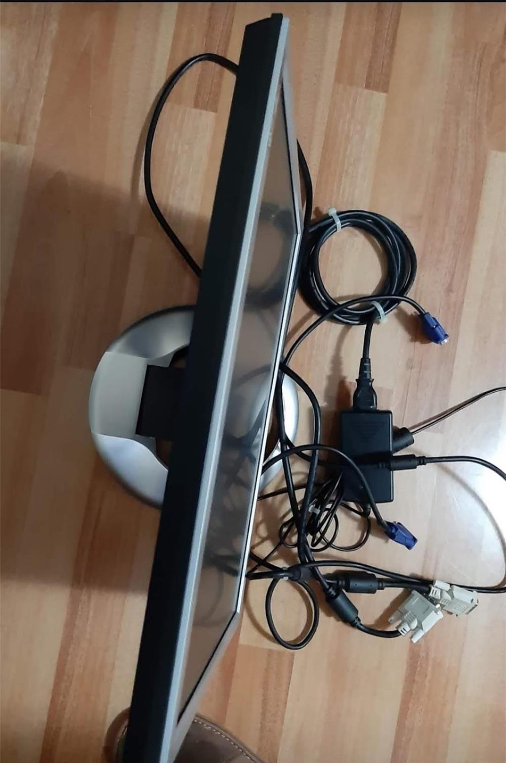 Monitor LCD 19"