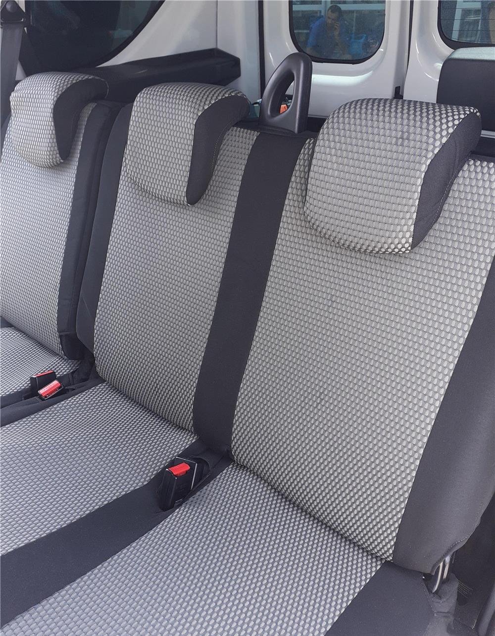 Montaj huse scaune auto