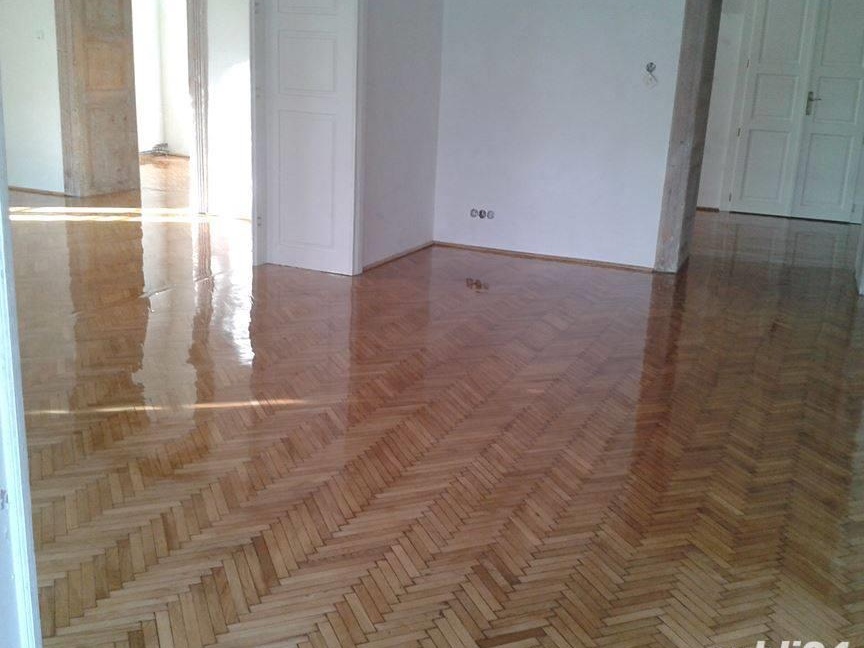 montam parchet clasic stratificat laminat cu parchetari cu experienta