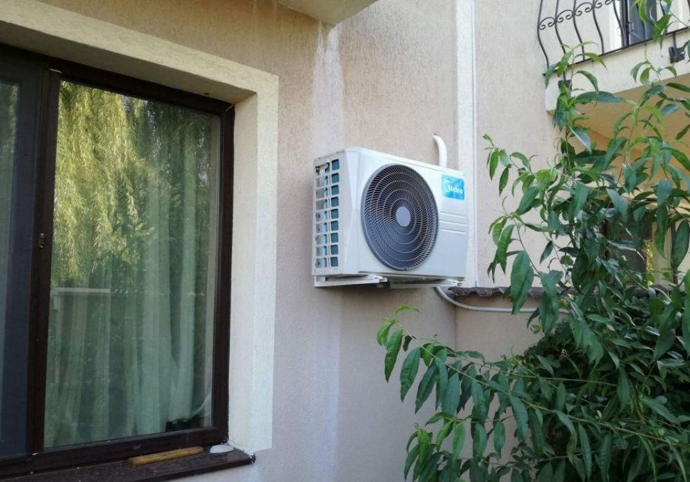 Montez aparate aer conditionat, orice capacitate