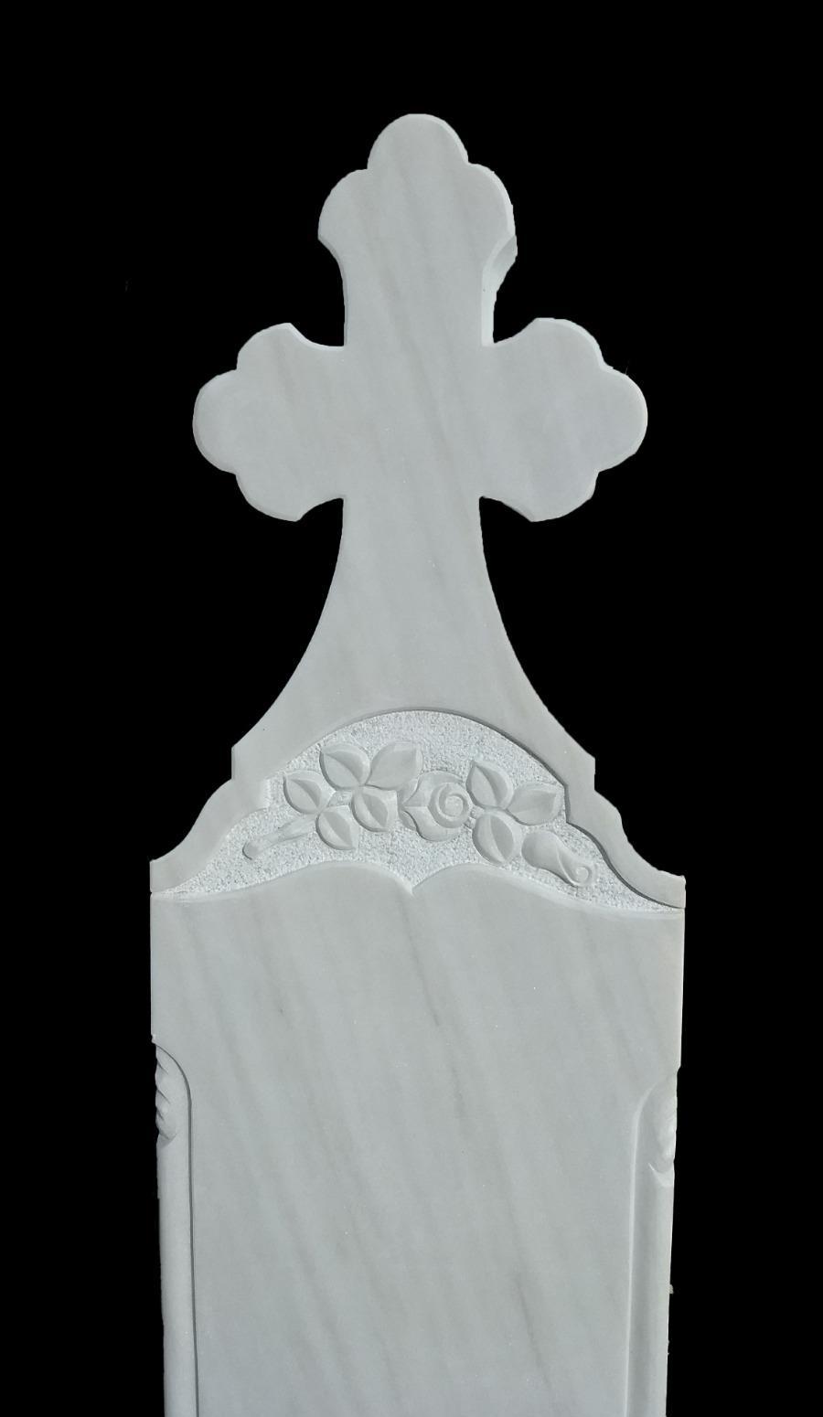 Monumente funerare ( Cruci marmura)