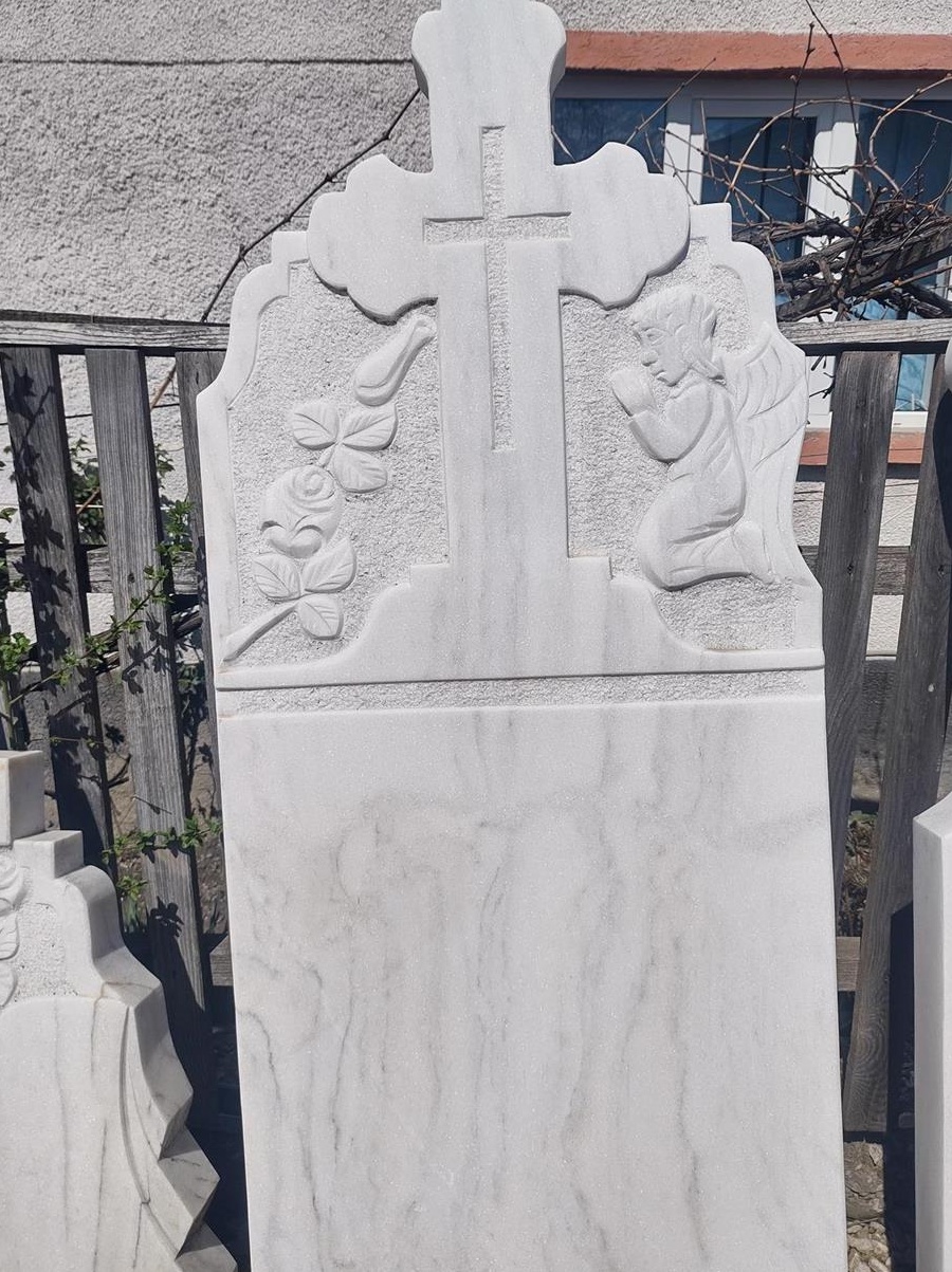 Monumente funerare marmura