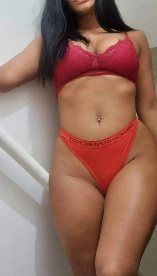 Morena 35 Ani