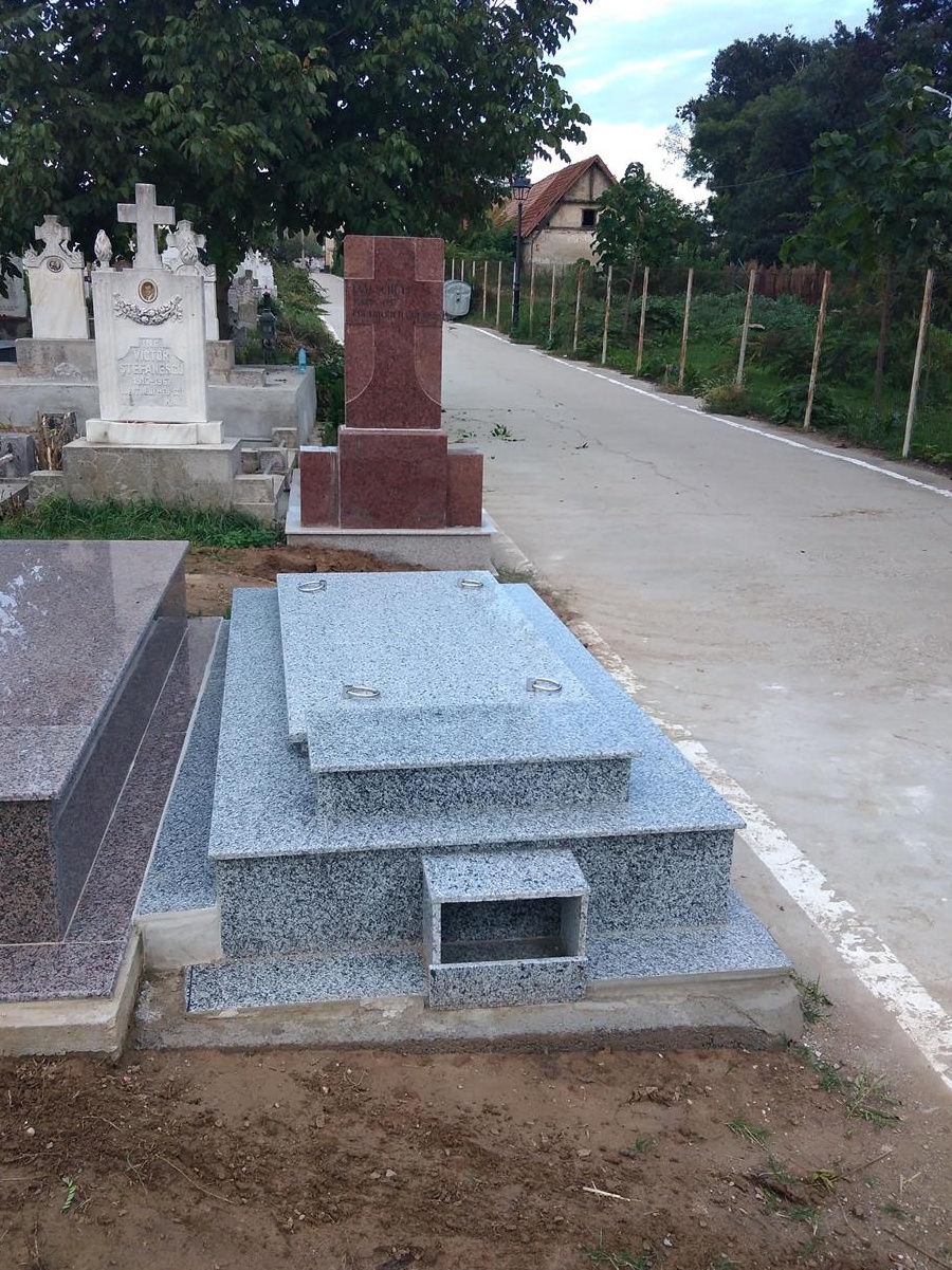 Mormant terminat placat cimitirul Ungureni Craiova 45.000lei