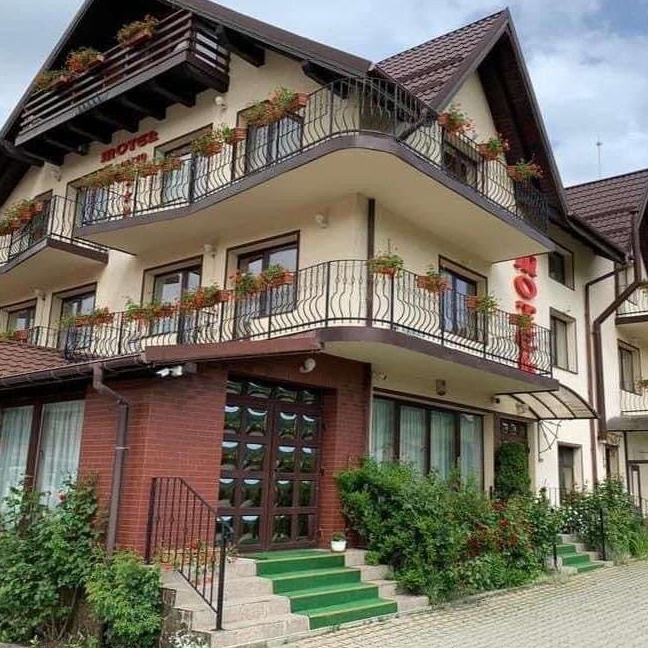 Motel / Pensiune + teren minifotbal