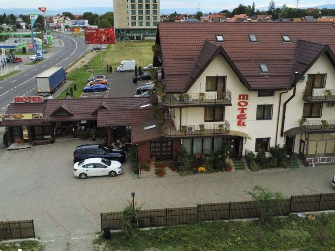 Motel / Pensiune + teren minifotbal