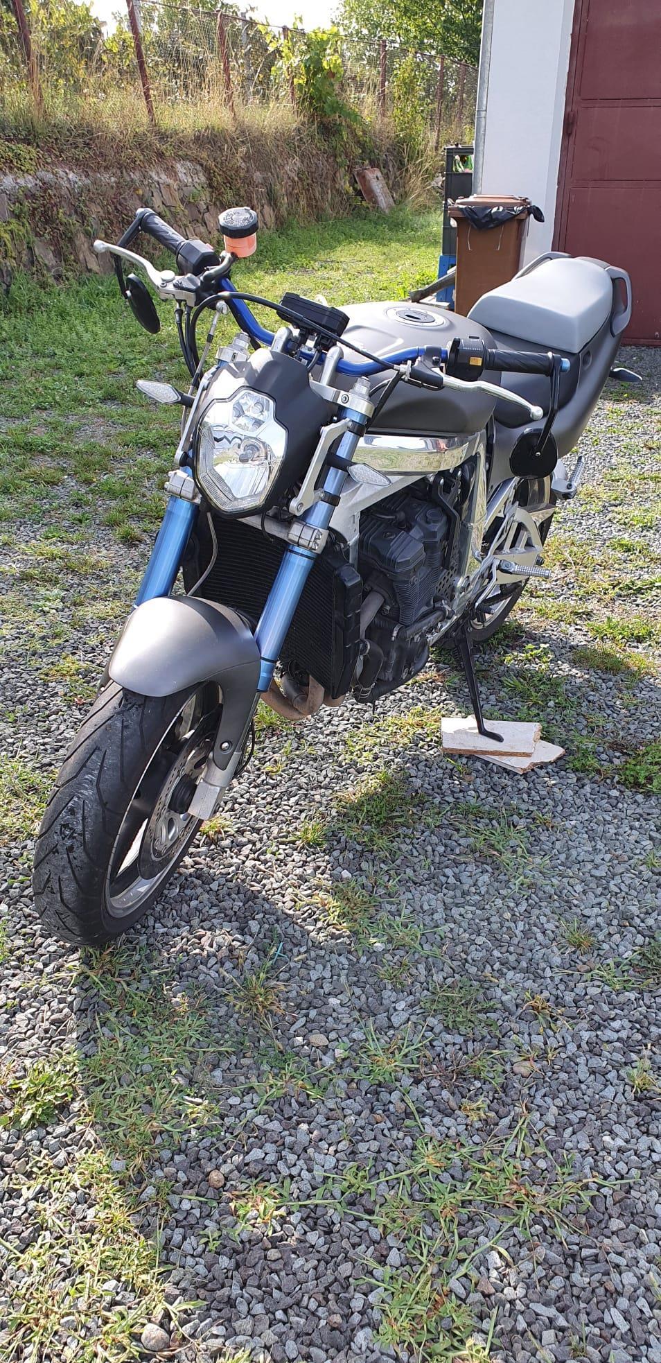 Motocicleta GSXR 750 w