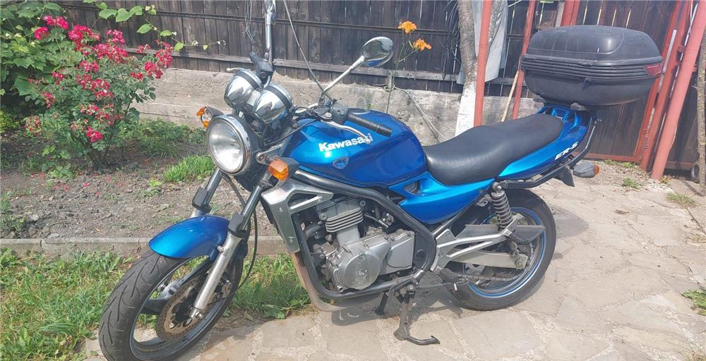 Motocicleta Kavasaki