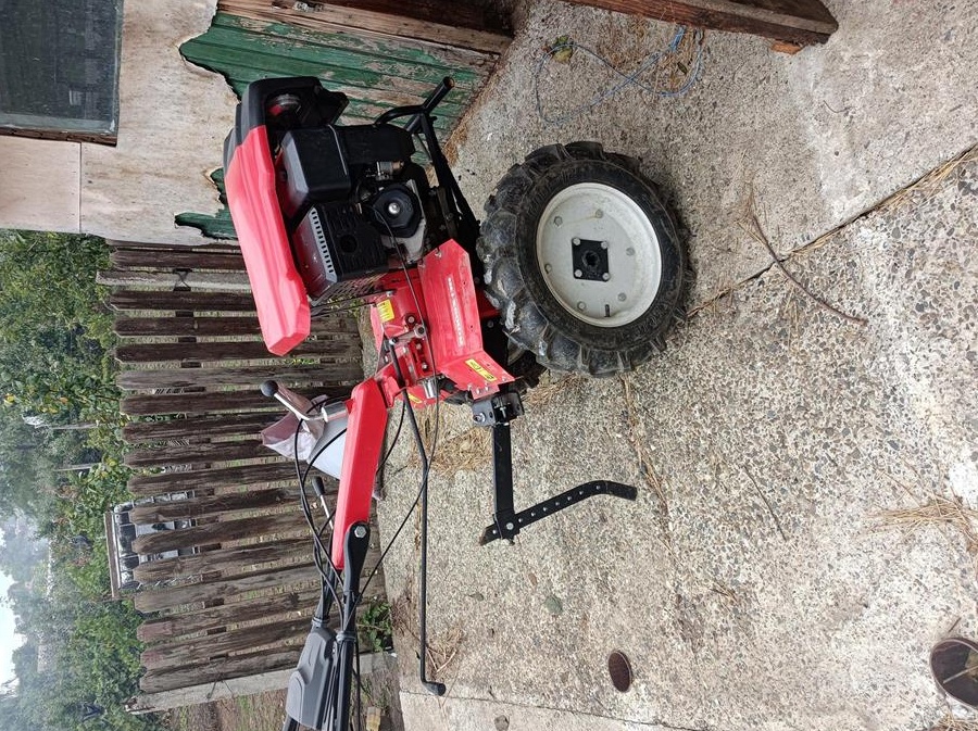 Motocultor  plus remorca