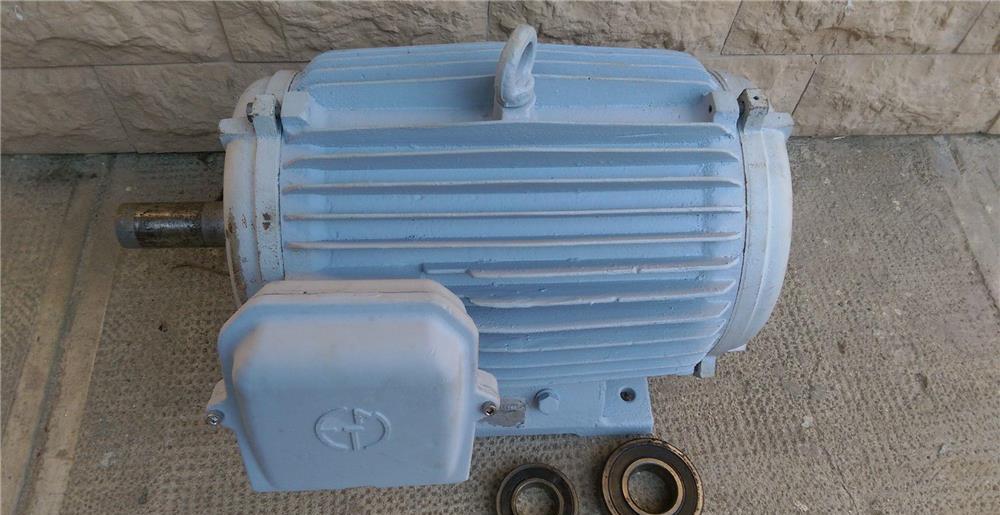 Motor Electric trifazat produs de Electromotor 18.5 Kw/ 380V/3000/Rpm