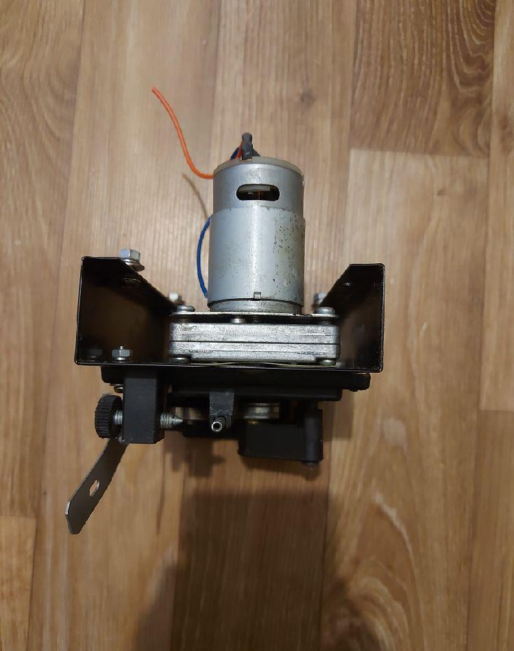 Motor mecanism derulator avans sarma aparat de sudura mig mag