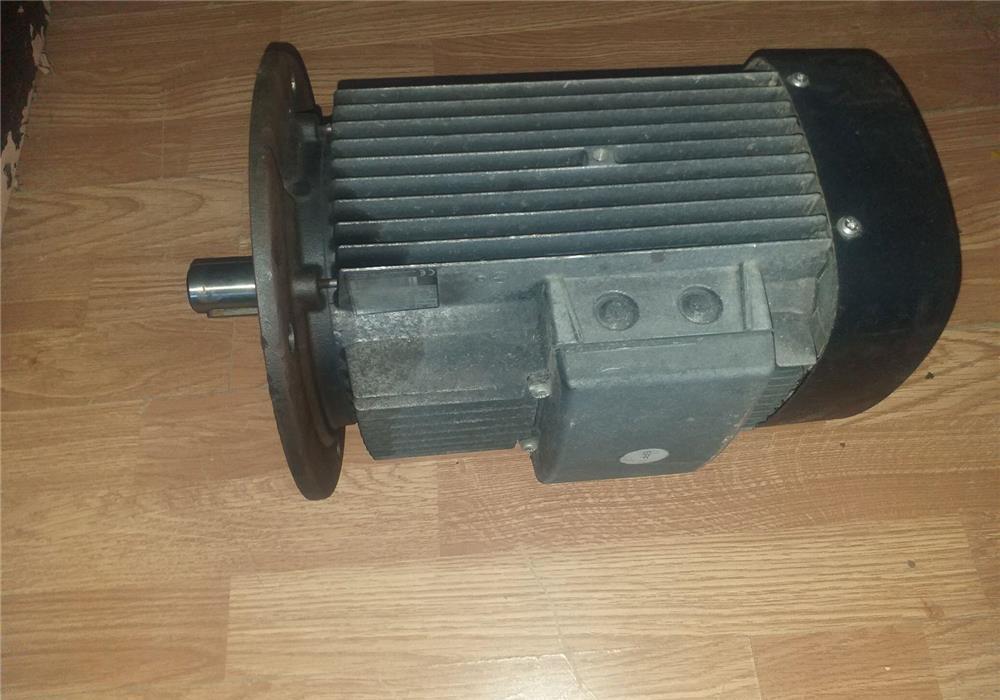 Motor trifazat 3kW