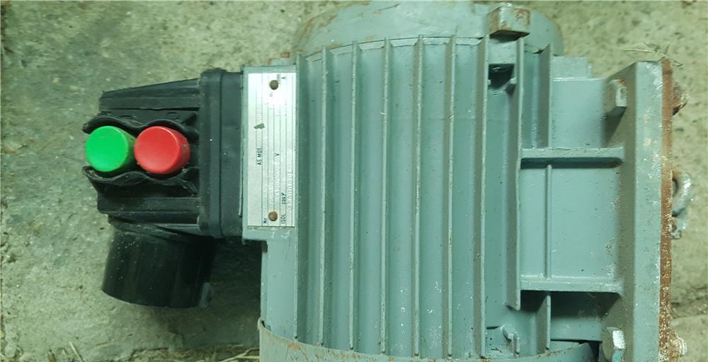Motor trifazic