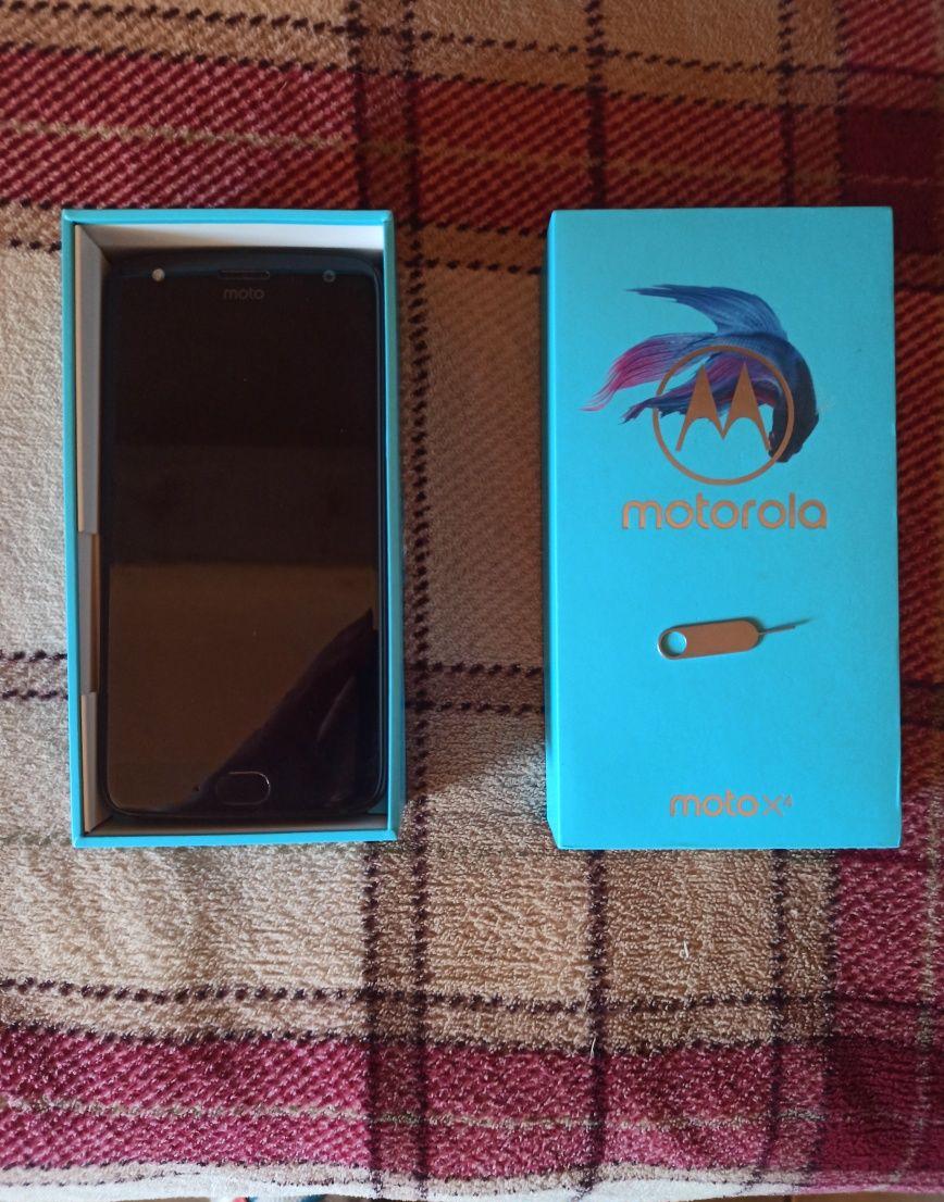 Motorola x4-4 GB RAM 64-gb memorie internă și încărcare rapidă,ca nou.