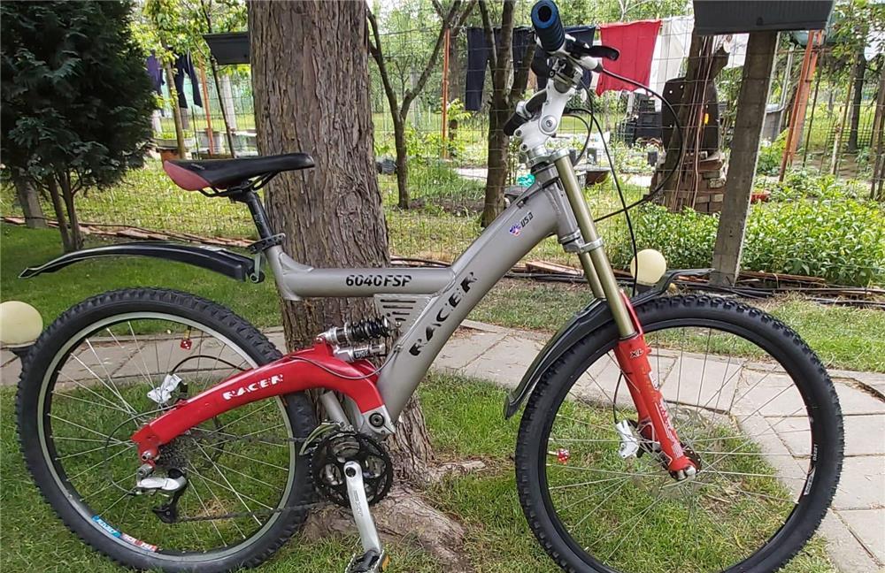 Mtb-racer - downhill, 26", full al usa ultra dotata ultra solida ultra usoara hydraulic 30 viteze