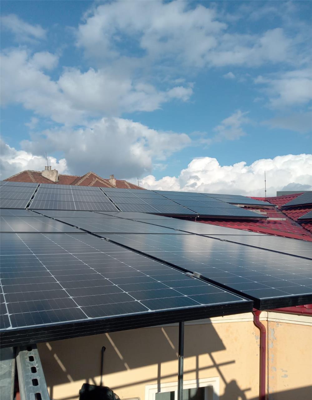 Muncitor calificat/necalificat montaj instalatii fotovoltaice