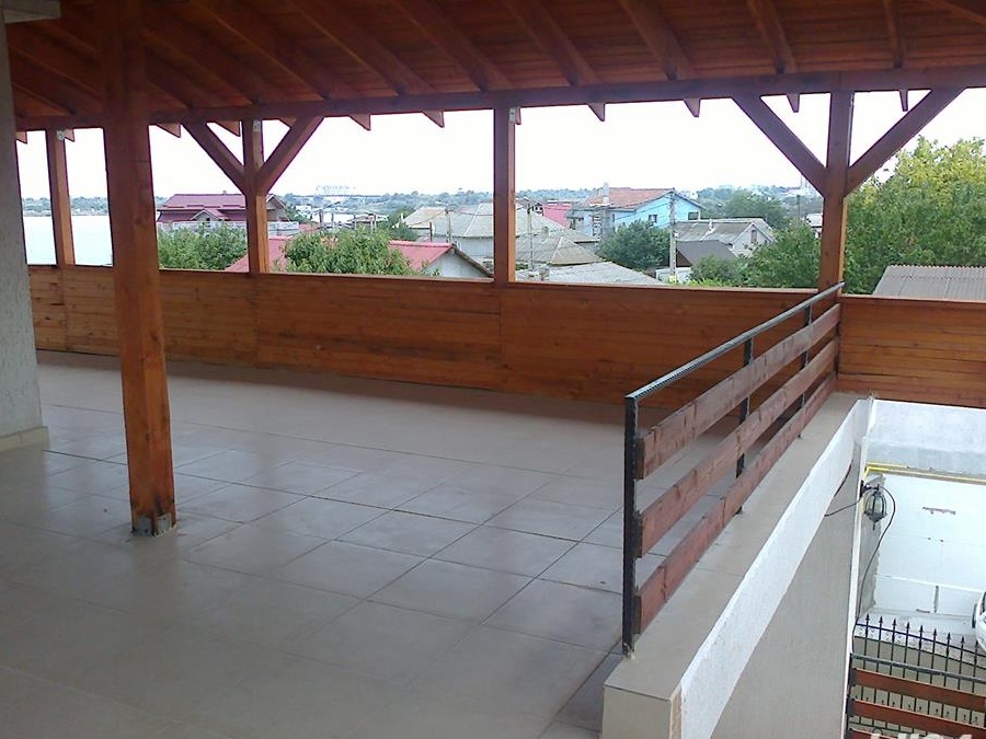 Navodari: Vila de locuit/Casa de vacanta/Sediu firma, P+1+M (2 apart.+terasa mansardata),558 /mp Sc