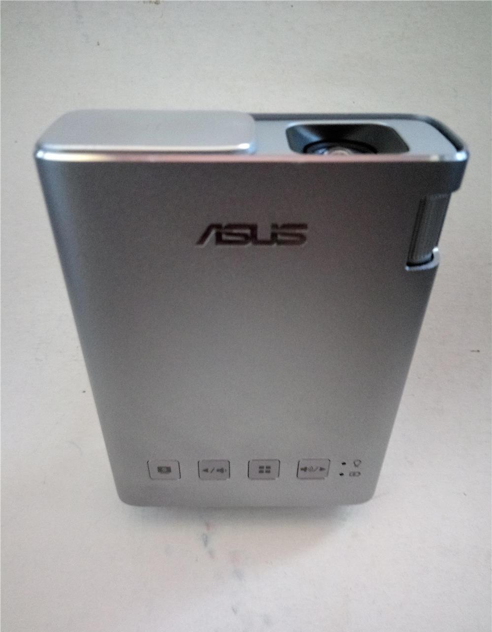 Neg. proiector ASUS, acumulator în mentenanță