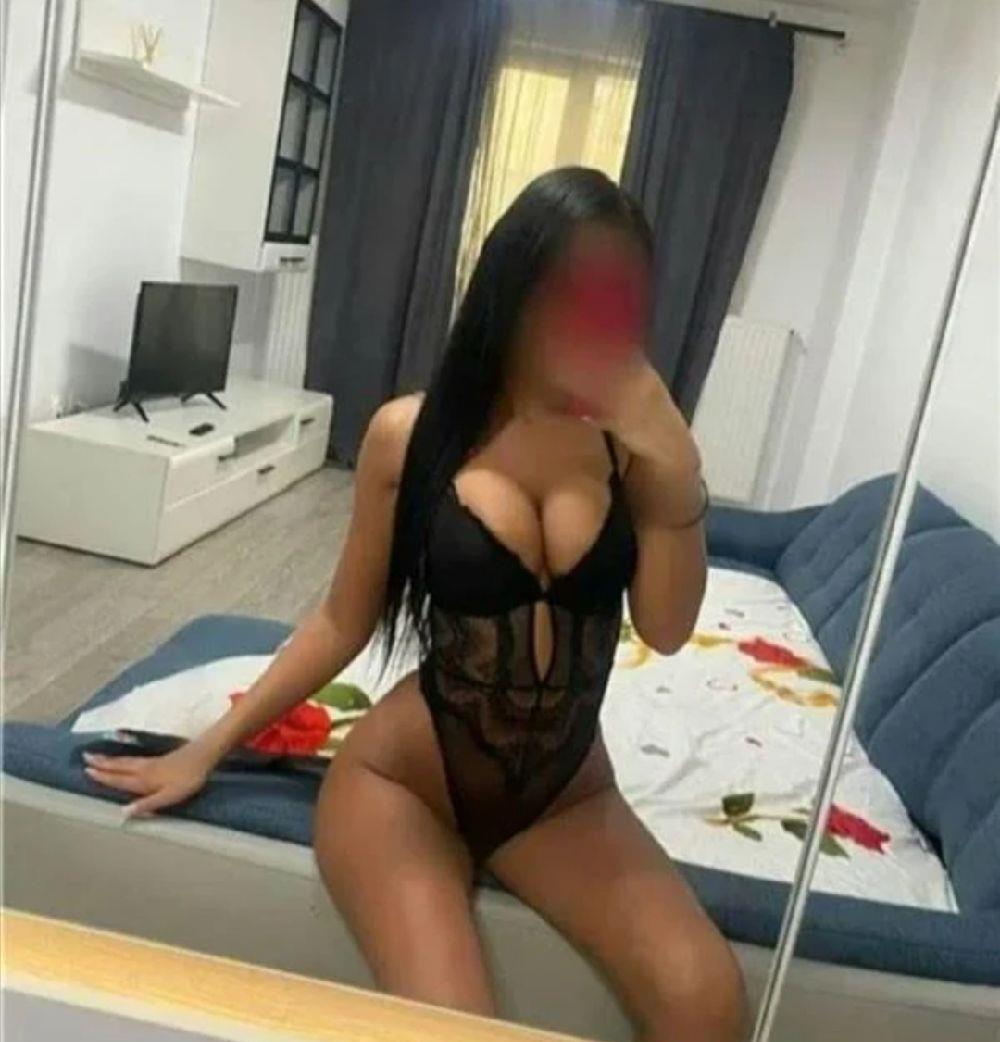 New Brunette Hot
