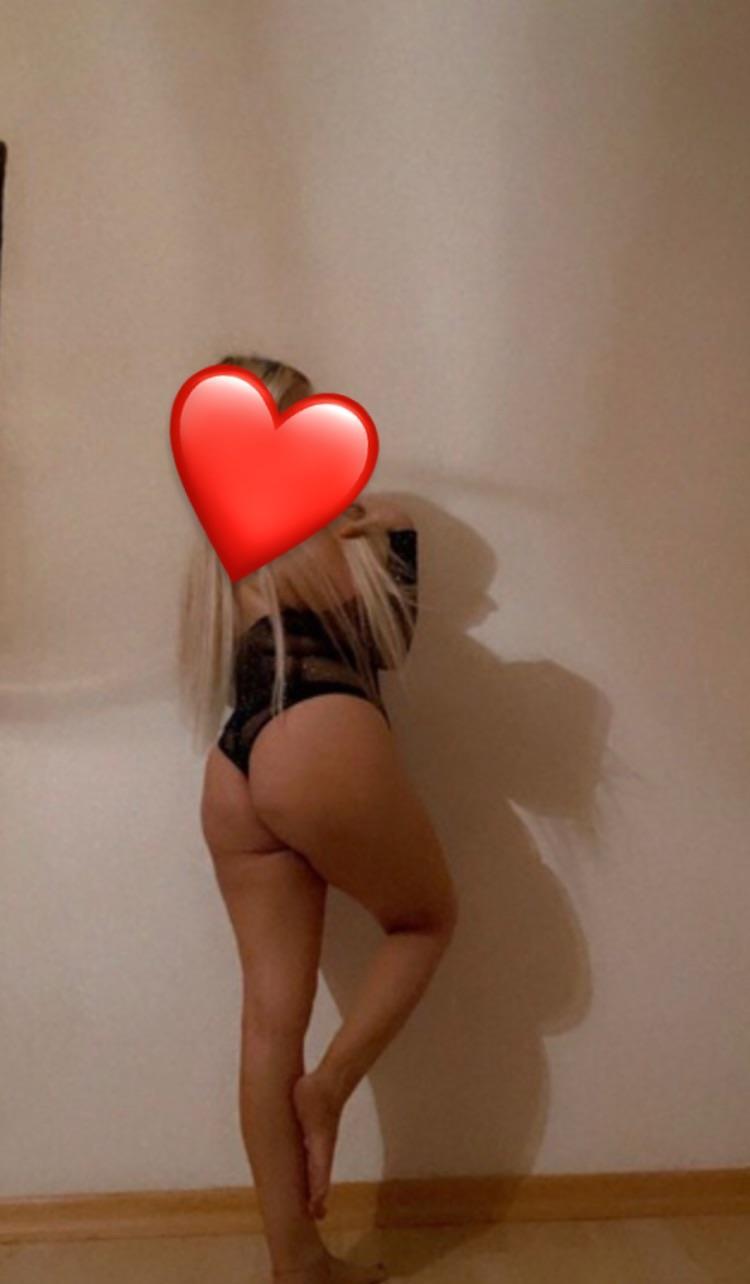 new here!! blondă jucăușă