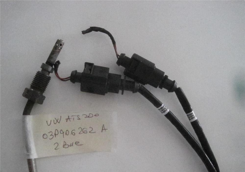 NGK Sonda Lambda ( Numar OEM: 03P906262A )