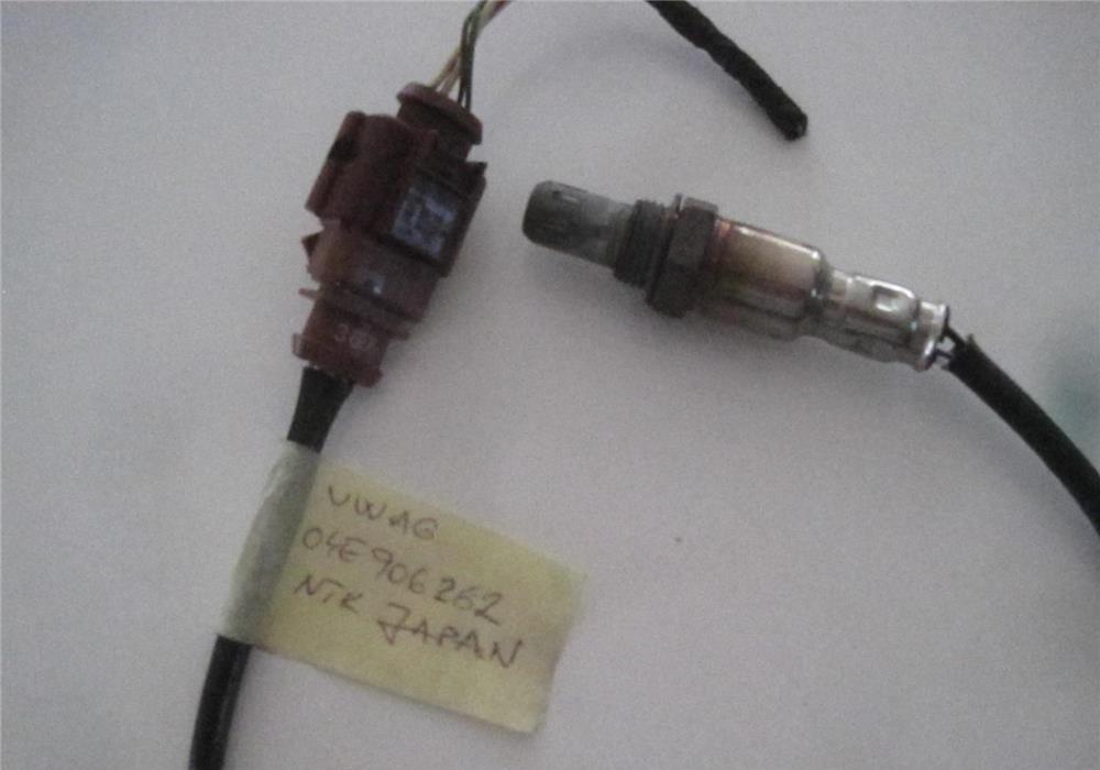 NGK Universal Sonda Lambda( Numar OEM: 04E906262 )