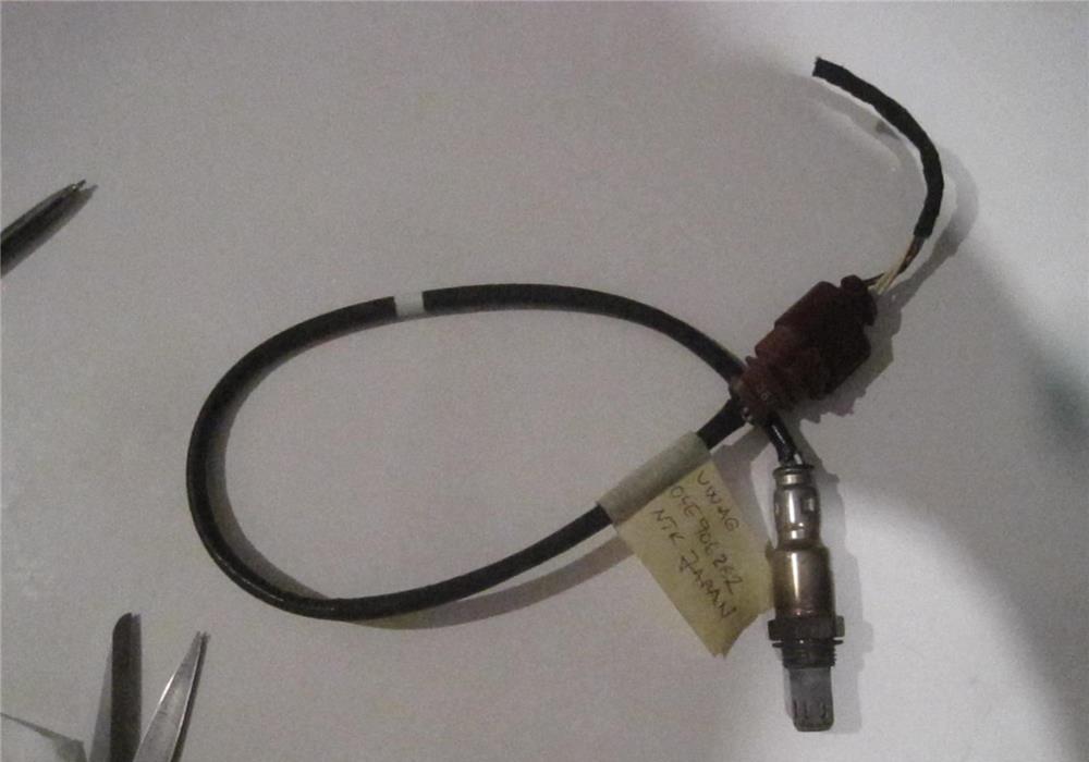 NGK Universal Sonda Lambda( Numar OEM: 04E906262 )