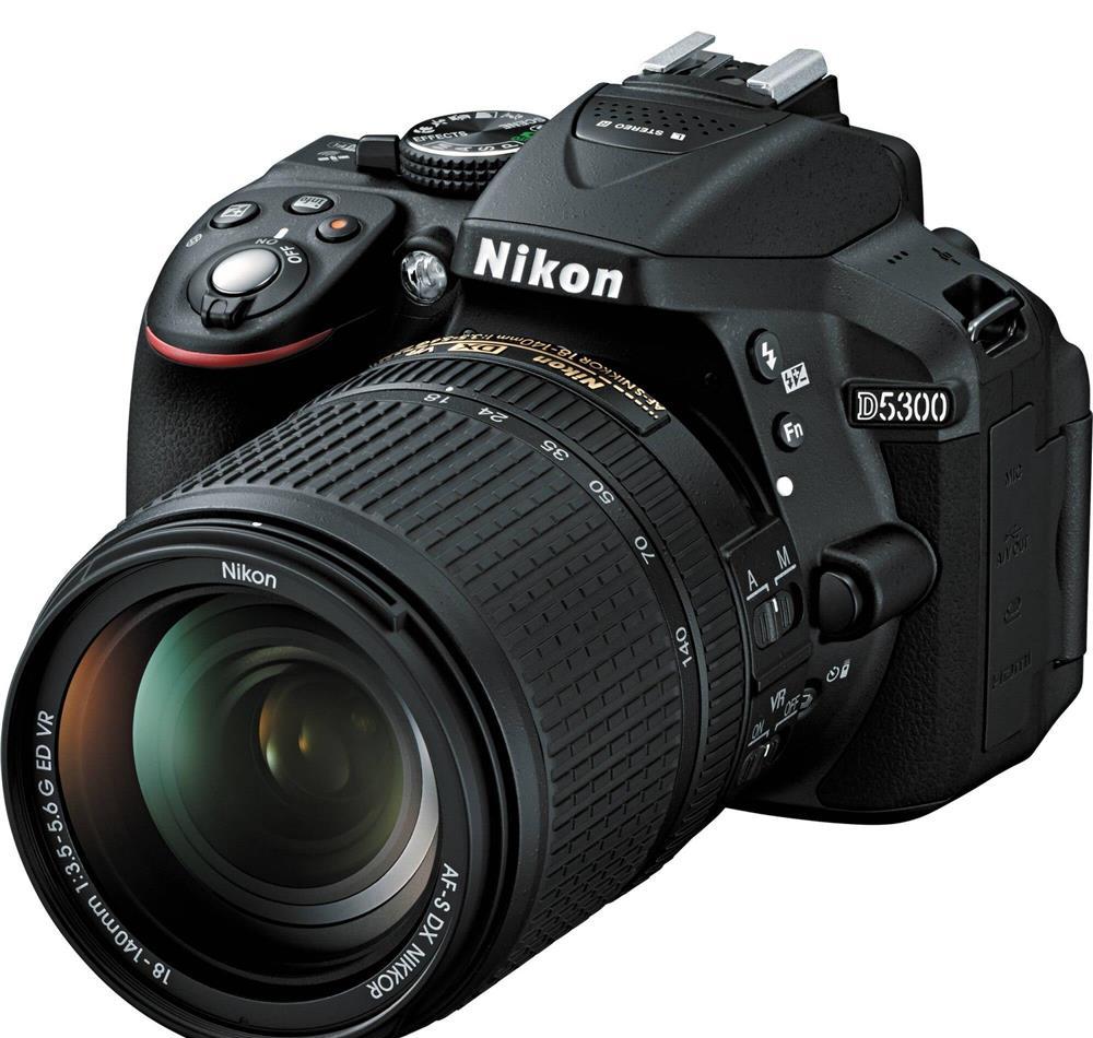 Nikon D5300 24.2 Mpx cu Obiectiv 18-140mm VR + filtru UV, garantie