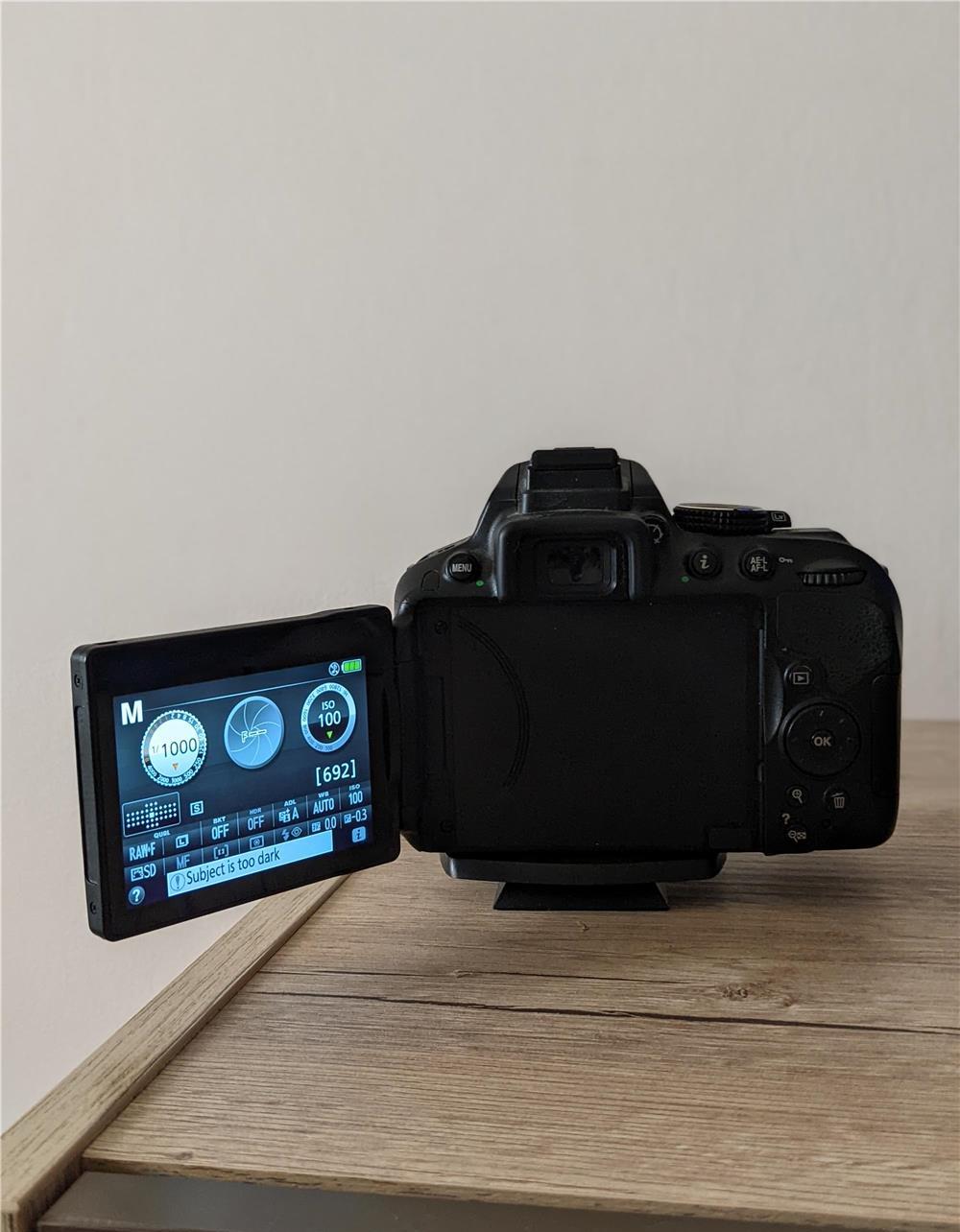 Nikon d5300 body cu doar 8000 cadre