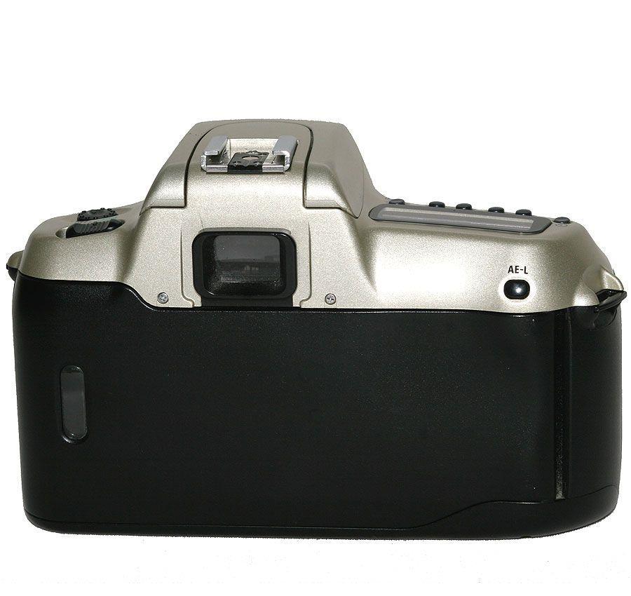 Nikon F50 pe film 35 mm