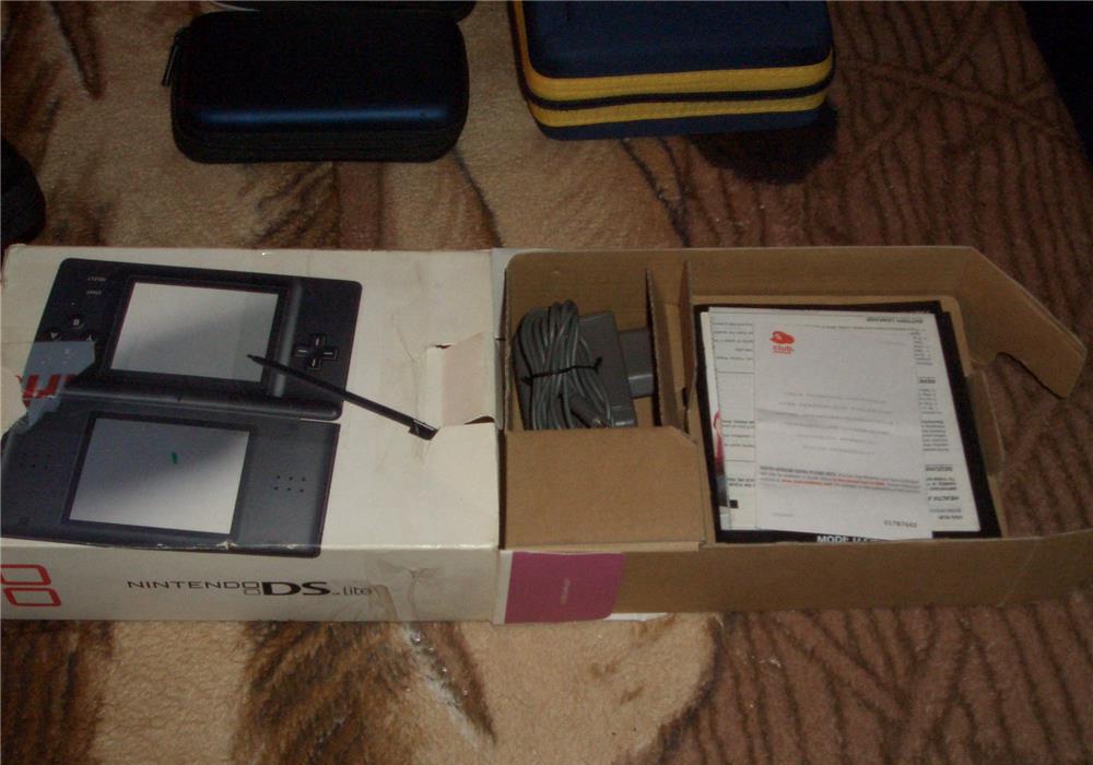 Nintendo Ds Lite nou la cutie nefolosit +42 jocurii originale (schimb)