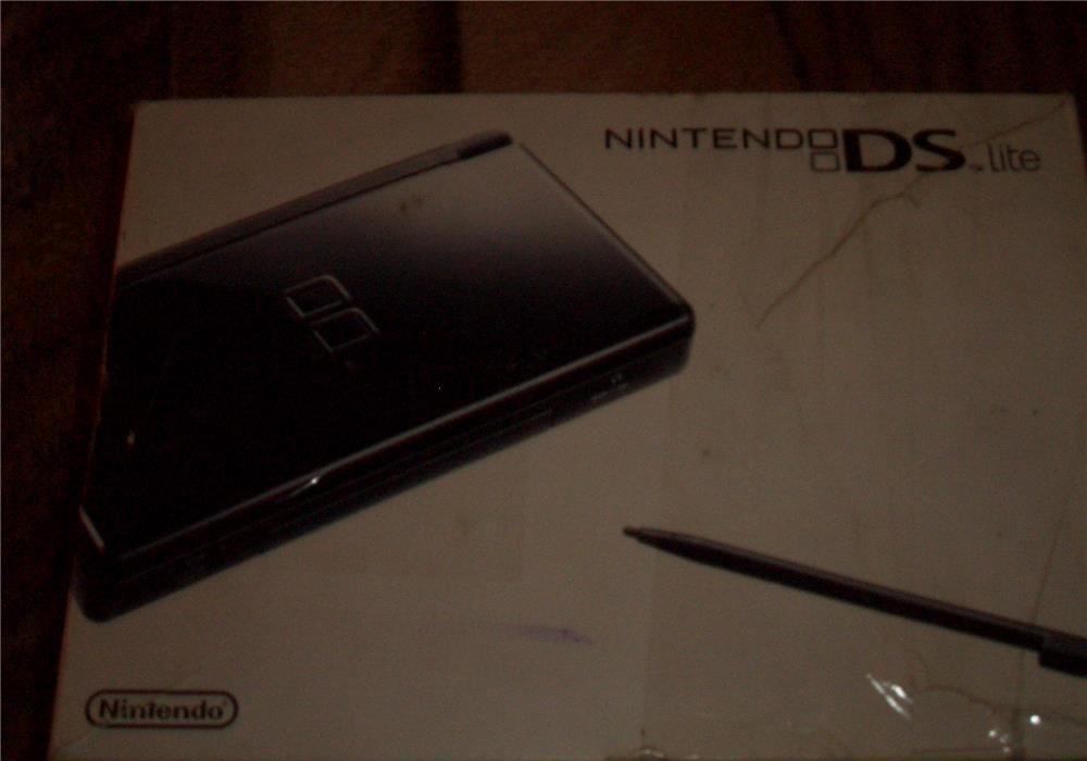 Nintendo Ds Lite nou la cutie nefolosit +42 jocurii originale (schimb)