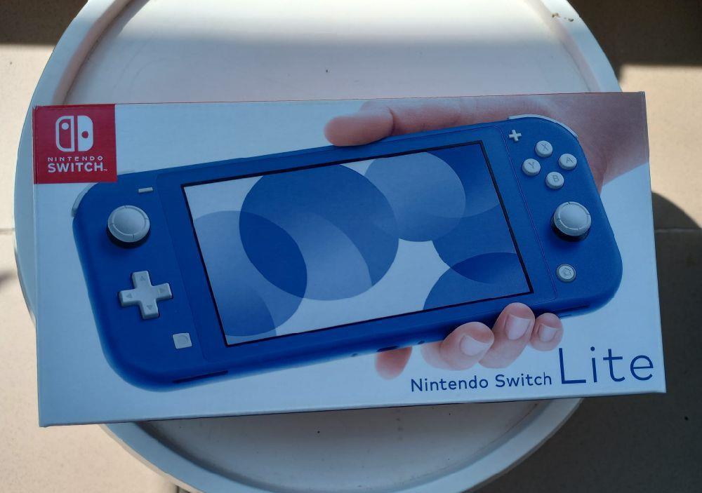 Nintendo Switch Lite - Pachet complet