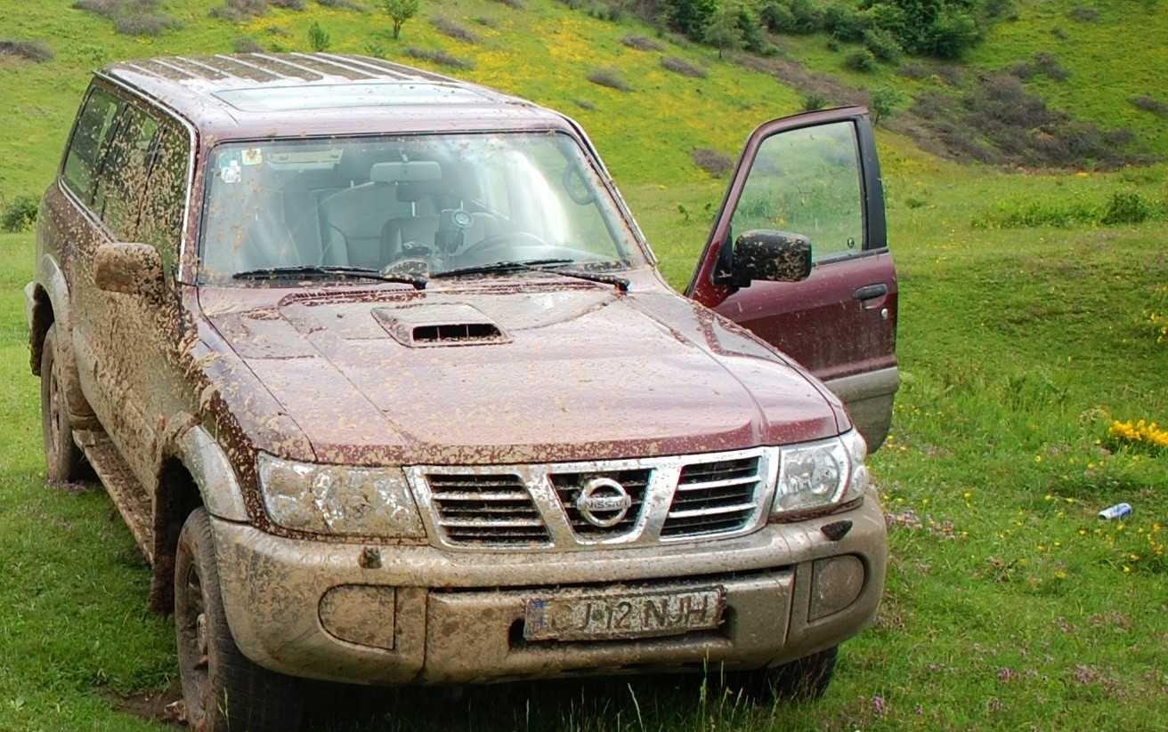 Nissan Patrol 5 usi, 3.0 TDI, 2003, 300.464 km, 5.500 euro negociabil