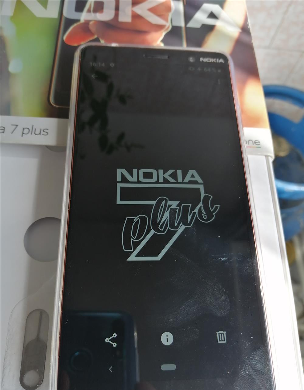 Nokia 7 Plus la cutie