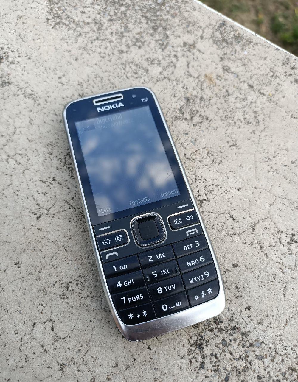 nokia e52