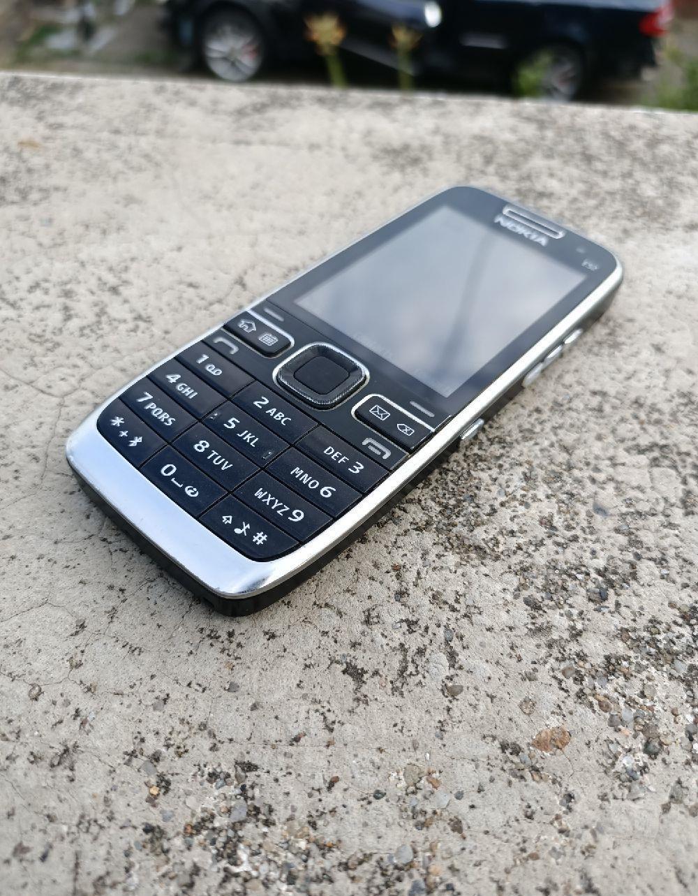 nokia e52